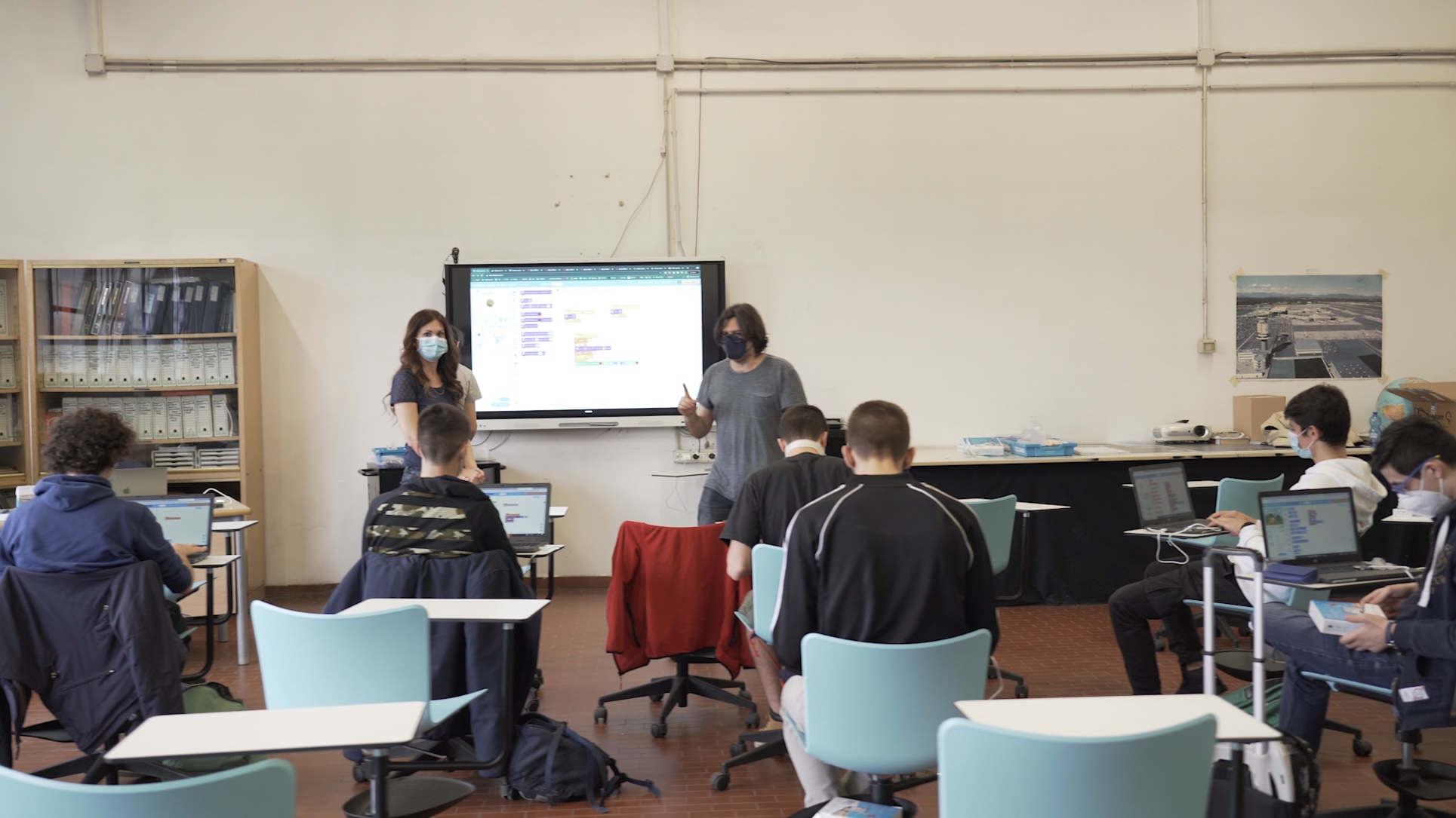 Formare gli innovatori del futuro: il coding arriva a scuola con la terza edizione di High Tech High School Formare gli innovatori del futuro: il coding arriva a scuola con la terza edizione di High Tech High School