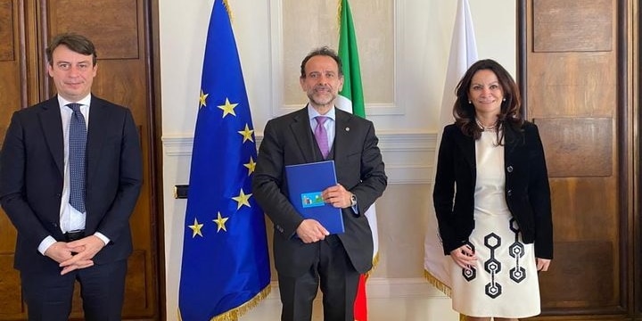 ADM, il direttore Minenna incontra la “Fondazione Città della Speranza”: primo passo verso una importante collaborazione tra i due Enti ADM, il direttore Minenna incontra la “Fondazione Città della Speranza”: primo passo verso una importante collaborazione tra i due Enti