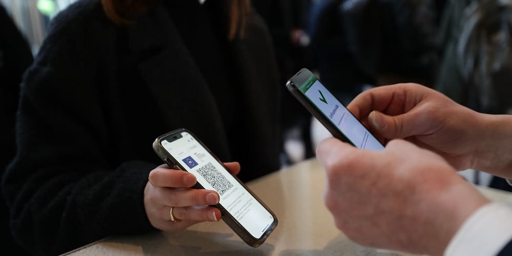 Covid e fine stato di emergenza, Fipe pubblica le FAQ sull’ultimo decreto: per sale gioco, scommesse, bingo e casinò green pass rafforzato fino al 30 aprile Covid e fine stato di emergenza, Fipe pubblica le FAQ sull’ultimo decreto: per sale gioco, scommesse, bingo e casinò green pass rafforzato fino al 30 aprile