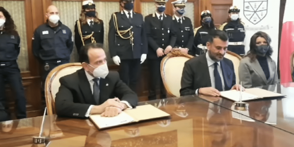 ADM e città di Bari firmano protocollo d’intesa su contrasto a contraffazione ADM e città di Bari firmano protocollo d’intesa su contrasto a contraffazione
