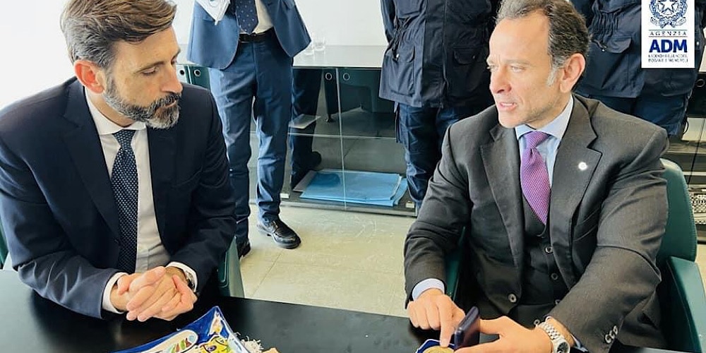 Protocollo d’intesa tra ADM e Fiera Milano per la lotta alla contraffazione e la tutela del Made in Italy Protocollo d’intesa tra ADM e Fiera Milano per la lotta alla contraffazione e la tutela del Made in Italy