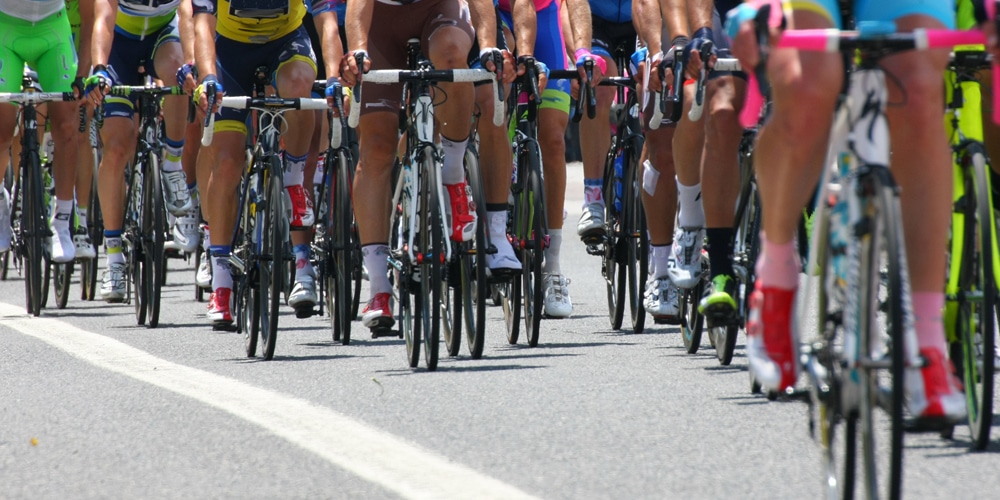 Il ciclismo sotto controllo: la federazione internazionale (UCI) monitora le scommesse sospette per prevenire le combine Ciclismo