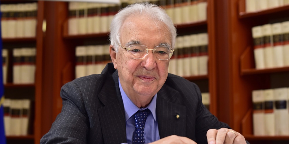 Giochi e distanziometro, Prof. Avv. Annibale Marini: “Effetto espulsivo suscettibile a contrasti con quattro norme costituzionali” Prof. Avv. Annibale Marini