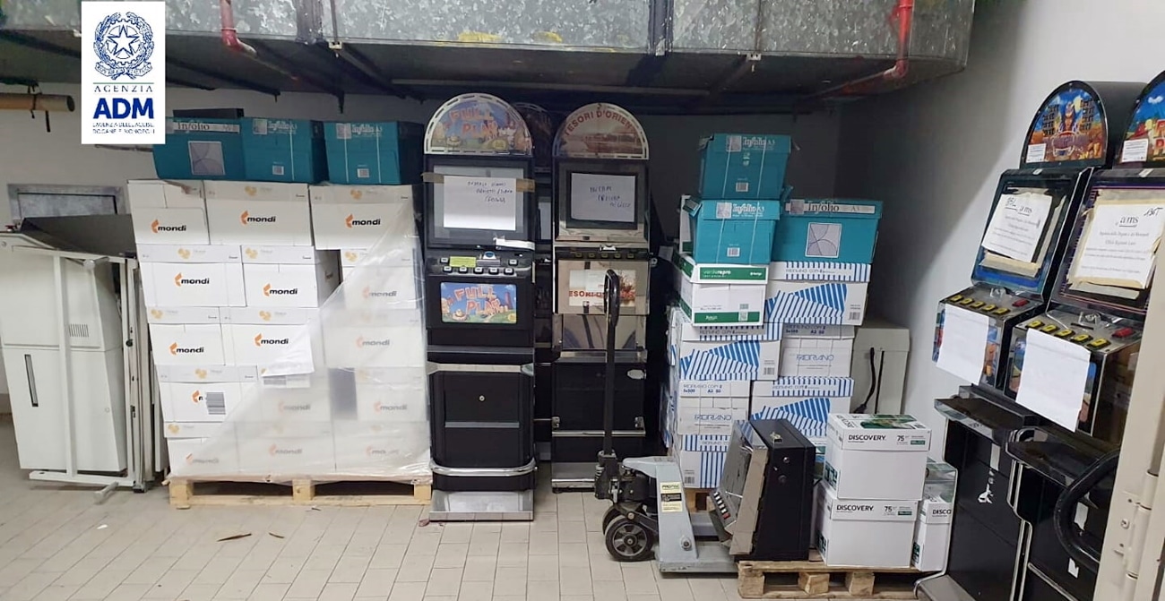 Roma, ADM: distrutte 43 slot machine irregolari sequestrate a partire dal 2005 Roma, ADM: distrutte 43 slot machine irregolari sequestrate a partire dal 2005