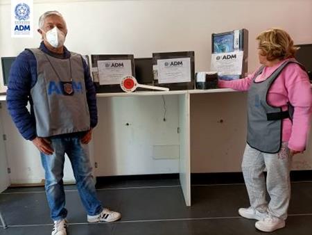 Intermediazione, scommesse irregolari e videogioco non autorizzato in una cartoleria di Catania: denuncia e 200mila euro di multa al gestore del locale Intermediazione, scommesse irregolari e videogioco non autorizzato in una cartoleria di Catania: denuncia e 200mila euro di multa al gestore del locale