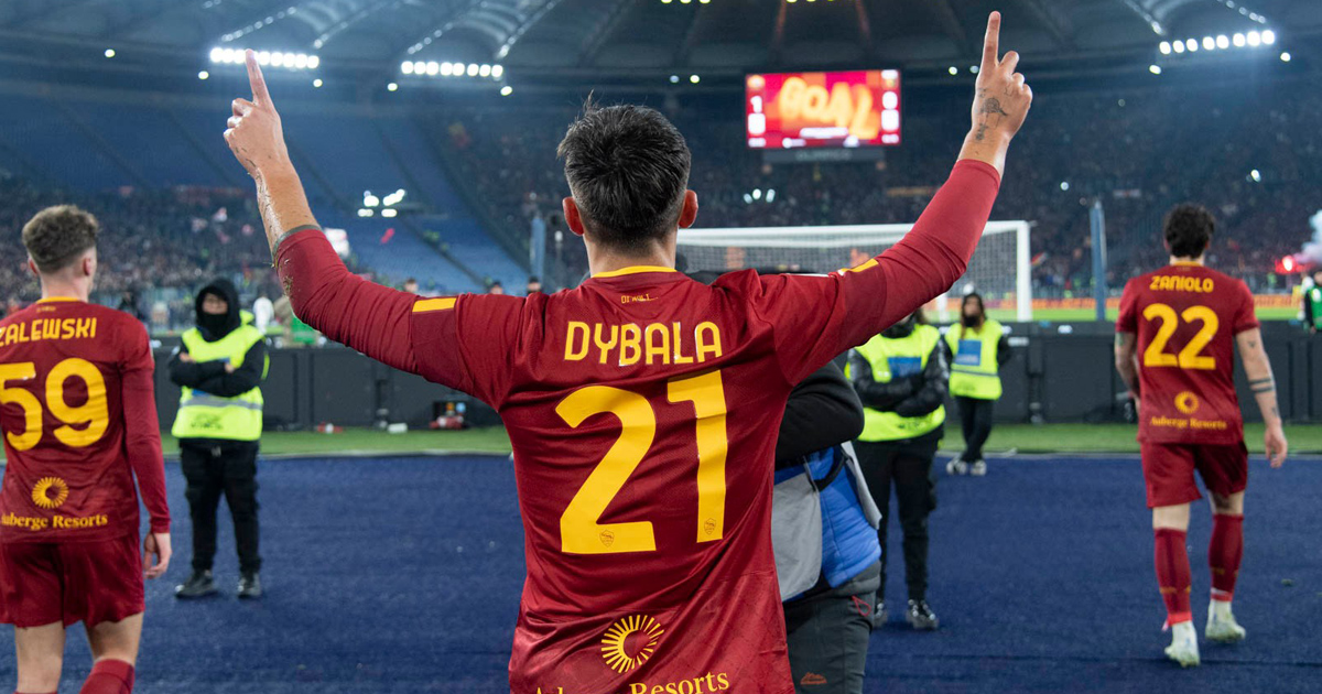 Calcio, AS Roma: trattativa in corso con Stake per lo sponsor di manica Calcio, AS Roma: trattativa in corso con Stake per lo sponsor di manica