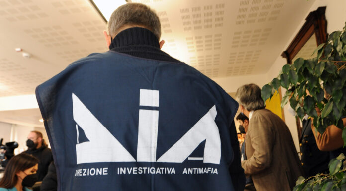 Napoli, operazione antimafia: nel mirino anche una sala scommesse e la raccolta illegale di giocate