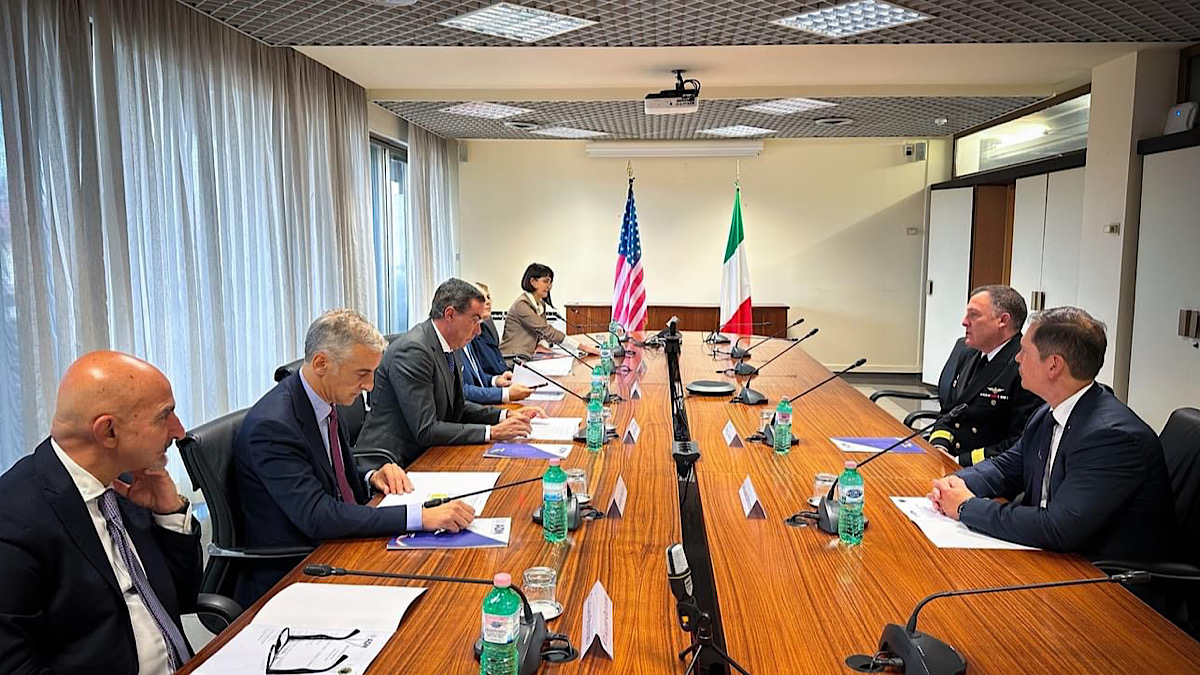 Agenzia Dogane e Monopoli, rinnovata la collaborazione con la base militare Usa di Napoli Agenzia Dogane e Monopoli, rinnovata la collaborazione con la base militare Usa di Napoli
