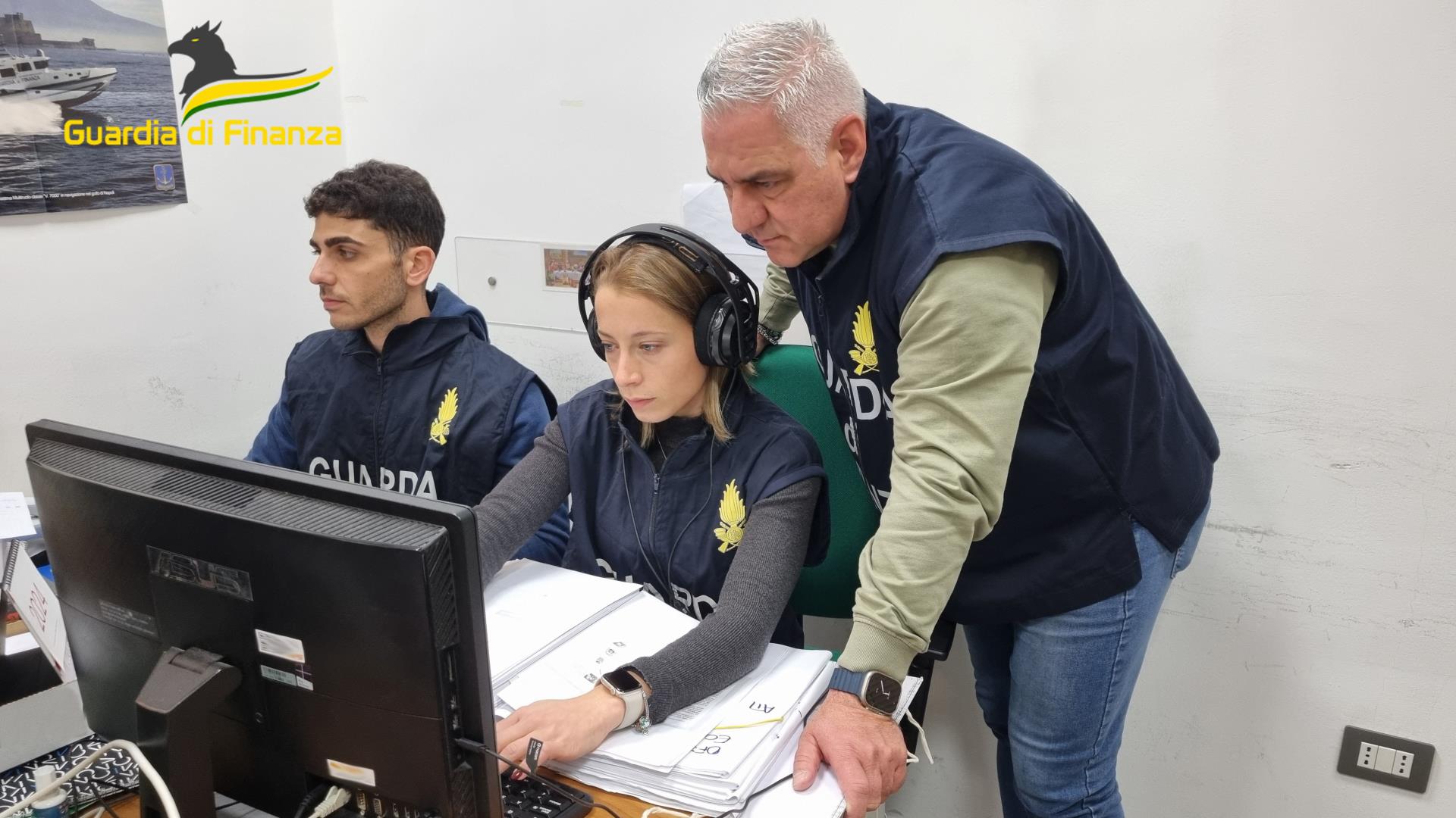 Gdf Napoli: smantellata associazione per delinquere finalizzata a raccolta di scommesse clandestine, riciclaggio e peculato Gdf Napoli: smantellata associazione per delinquere finalizzata a raccolta di scommesse clandestine, riciclaggio e peculato