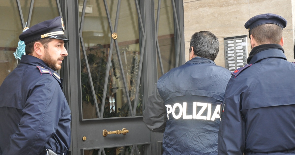 Operazione “Game Over”. Eseguito sequestro finalizzato alla confisca di beni e assetti societari per un valore di circa 4,5 milioni di euro. Coinvolte due aziende di scommesse (VIDEO) Operazione “Game Over”. Eseguito sequestro finalizzato alla confisca di beni e assetti societari per un valore di circa 4,5 milioni di euro. Coinvolte due aziende di scommesse (VIDEO)