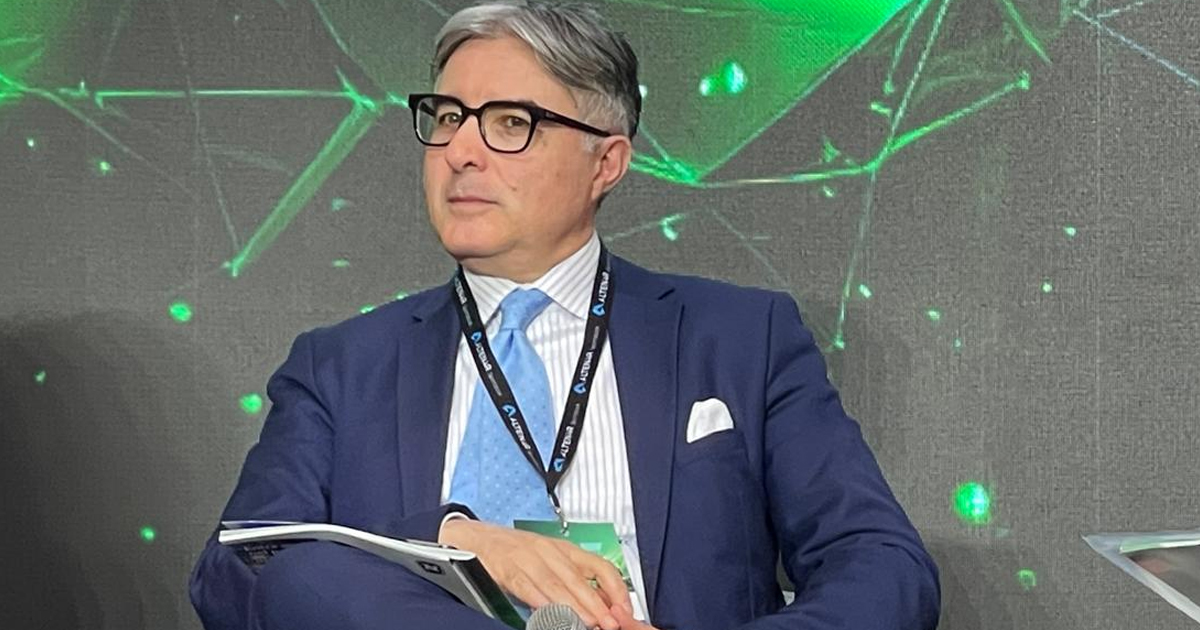Cangianelli (Egp) a OPEN: “Basta proroghe delle concessioni, servono nuove regole per fermare l’illegalità online” Cangianelli (Egp) a OPEN: “Basta proroghe delle concessioni, servono nuove regole per fermare l’illegalità online”