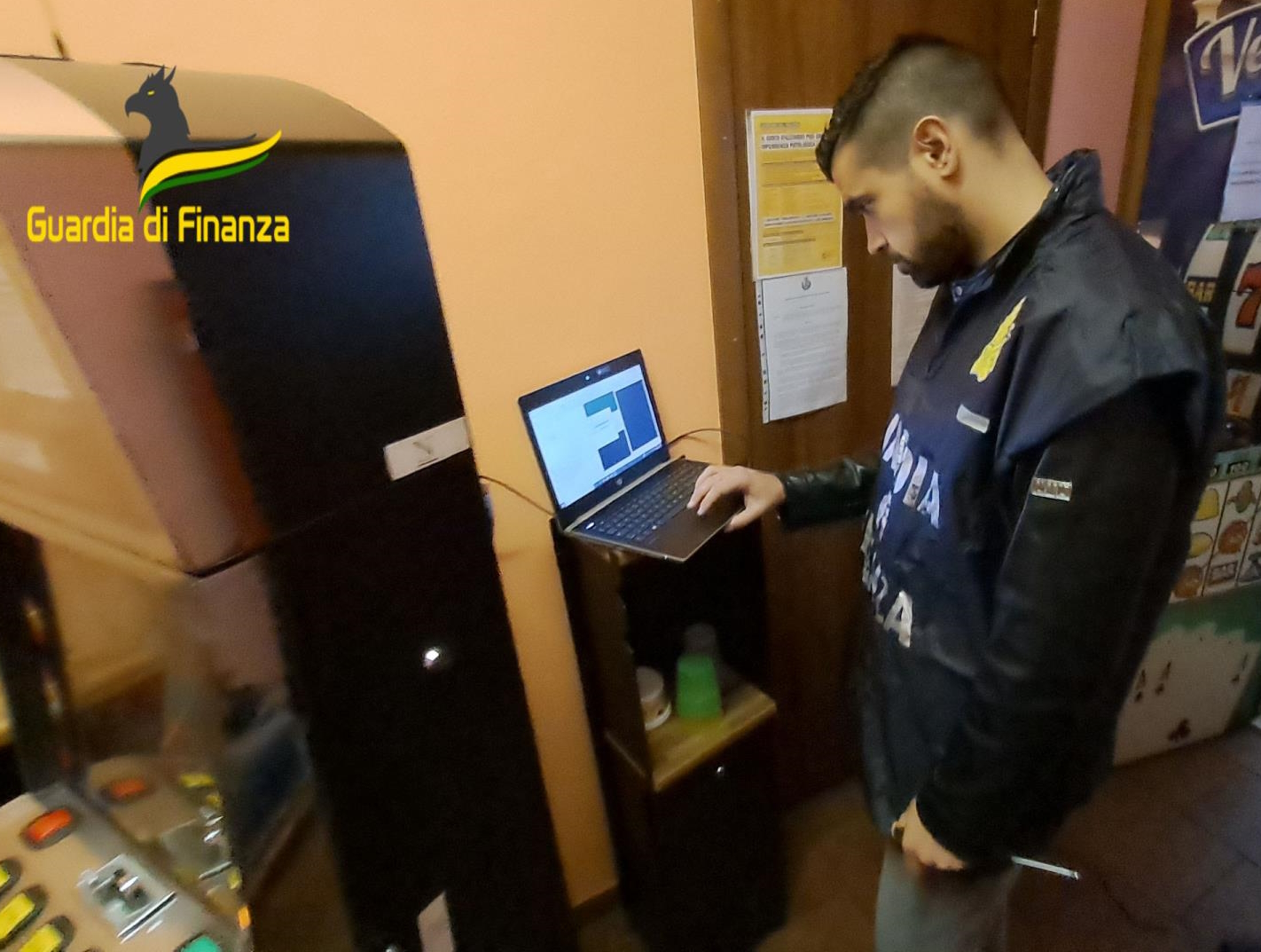 Varese, controlli straordinari su rispetto limiti orari slot: nel primo trimestre 2024 sanzionati 17 gestori (VIDEO) Varese, controlli straordinari su rispetto limiti orari slot: nel primo trimestre 2024 sanzionati 17 gestori (VIDEO)