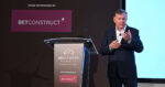L’ex presidente di Entain Group Barry Gibson è stato inserito nella Hall Of Fame dell’SBC Summit L’ex presidente di Entain Group Barry Gibson è stato inserito nella Hall Of Fame dell’SBC Summit