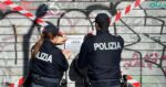 Crotone: la Polizia sequestra 3 apparecchi da gioco irregolari e sanziona esercente per 30.000 euro Crotone: la Polizia sequestra 3 apparecchi da gioco irregolari e sanziona esercente per 30.000 euro