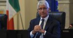Abodi (min. Sport) su pubblicità al gioco d’azzardo: “Serve equilibrio tra contrasto alla ludopatia e diritto alla comunicazione degli operatori” Abodi (min. Sport) su pubblicità al gioco d’azzardo: “Serve equilibrio tra contrasto alla ludopatia e diritto alla comunicazione degli operatori”