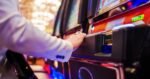 Udine, nuova ordinanza sugli orari di slot e sale giochi: regole operative dal 2026 Udine, nuova ordinanza sugli orari di slot e sale giochi: regole operative dal 2026