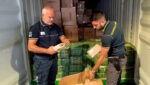 Oltre 20mila borse di lusso contraffatte, maxi sequestro al porto di Genova Oltre 20mila borse di lusso contraffatte, maxi sequestro al porto di Genova