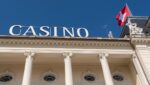 Svizzera, 878 milioni di franchi di ricavi dai casinò: cresce il gioco online (+1,2%) ma non compensa il calo del mercato Svizzera, 878 milioni di franchi di ricavi dai casinò: cresce il gioco online (+1,2%) ma non compensa il calo del mercato