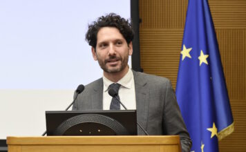 Minori e digitale, Puccio (Intergruppo Parlamento UE): “L’Europa guida la tutela, ora servono regole mirate contro i rischi delle piattaforme”