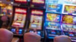 Sale slot, il gestore passa a un altro concessionario: quando il Tribunale fa saltare la penale di non concorrenza da 100mila euro Sale slot, il gestore passa a un altro concessionario: quando il Tribunale fa saltare la penale di non concorrenza da 100mila euro